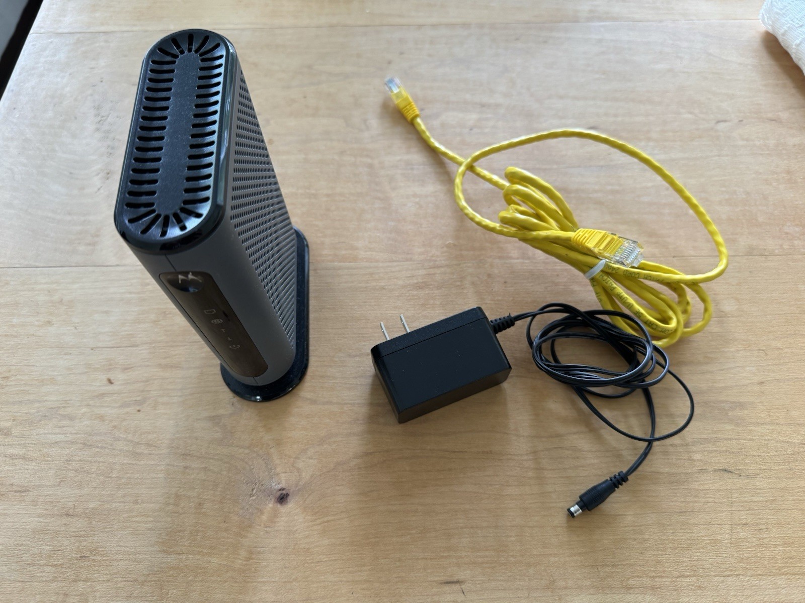 Motorola MB742010 686mbps DOCSIS 3.0 Cable Modem