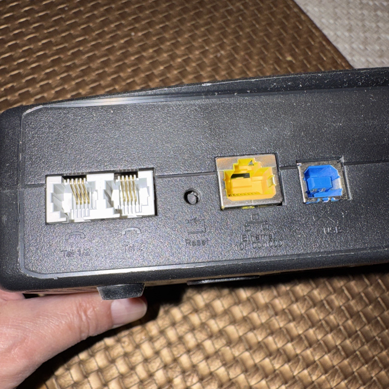 ARRIS Tm722g Comcast Voice and Cable Modem (TM722G/CT), Battery, Power-Cord