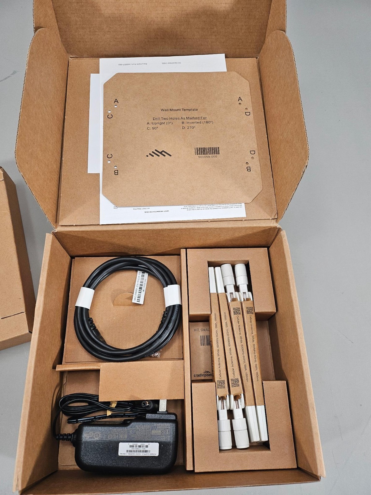 New! Cradlepoint W1850-5GB W-Series 5G Wideband Adapter Router