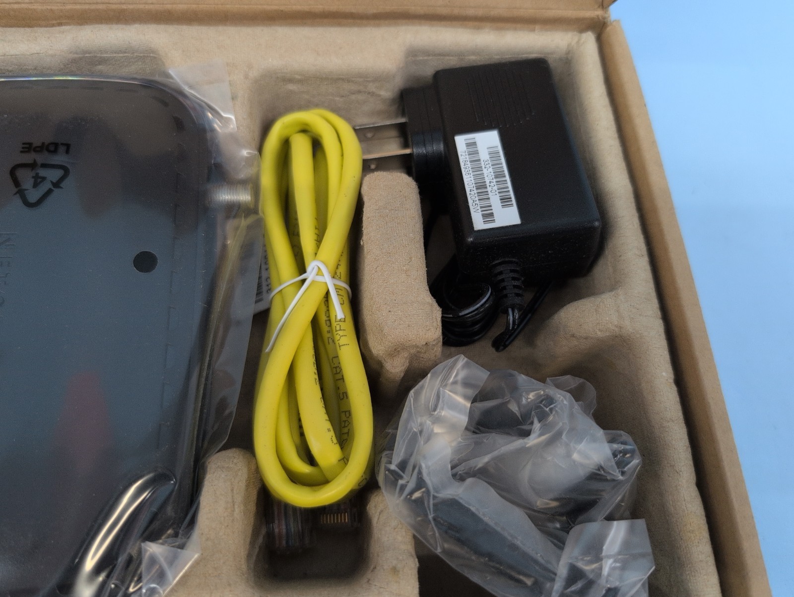 NETGEAR CM400 DOCSIS 3.0 High Speed Cable Modem 340Mbps 8×4 Channel Bonding