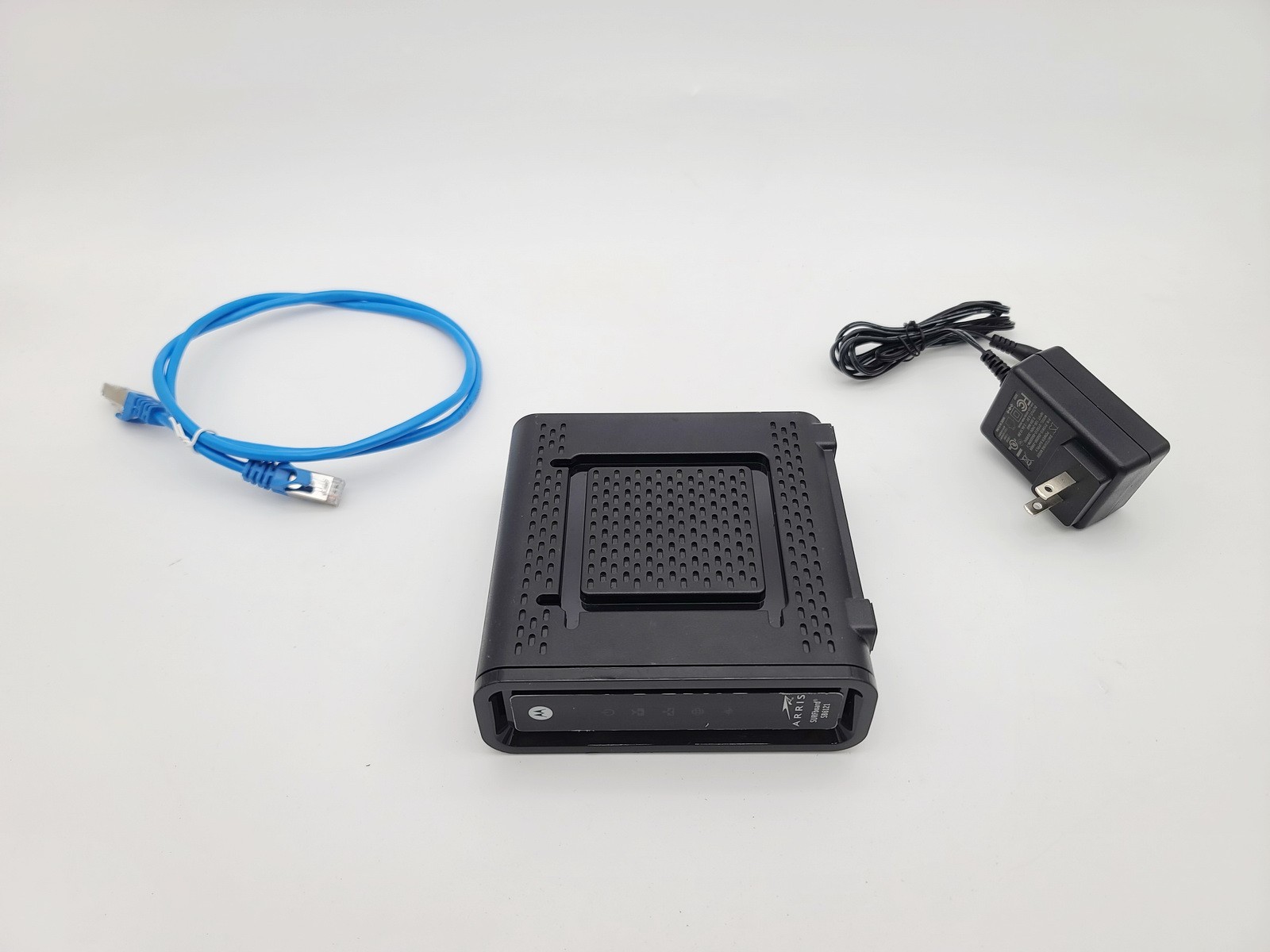 ARRIS SURFBOARD SB6121 DOCSIS 3.0 CABLE HIGH SPEED ETHERNET MODEM 4X4 W CABLE