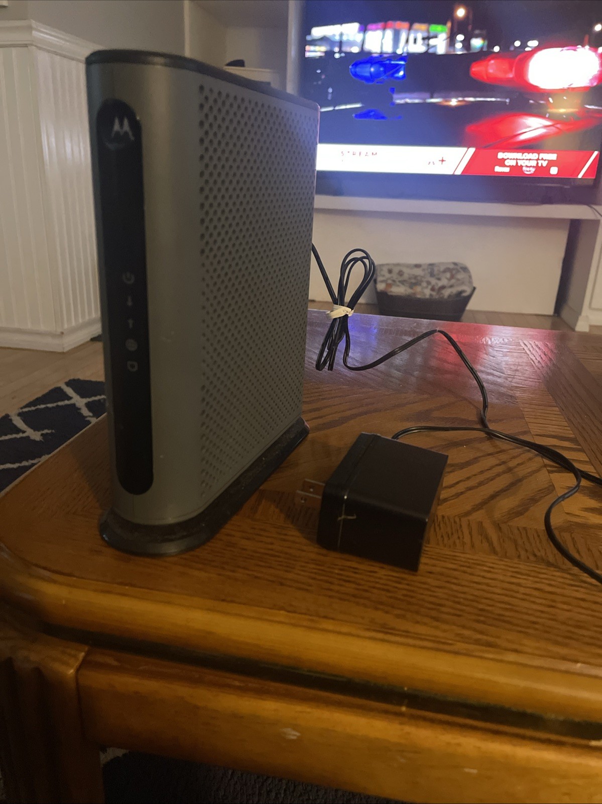 MOTOROLA 24×8 Cable Modem, Model MB7621, DOCSIS 3.0