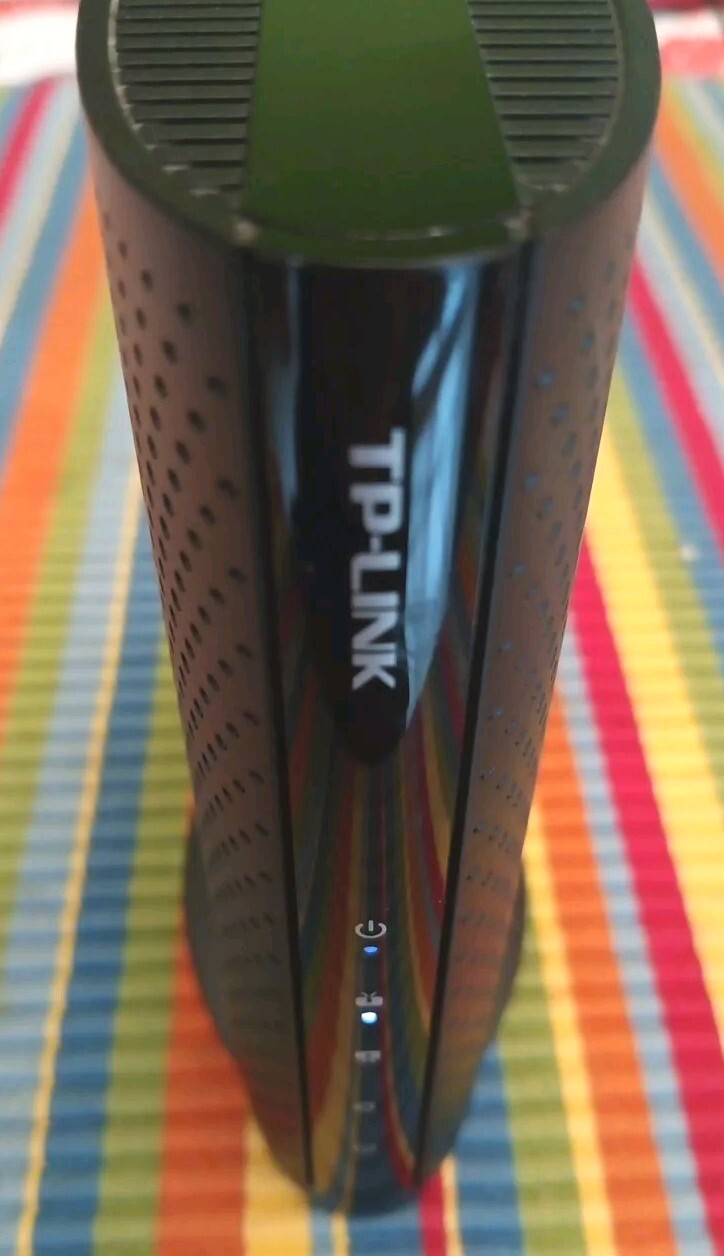 TP-LINK Modem Model TC-7610 DOCSIS 3.0 w/Power Supply, Coax & LAN Cables