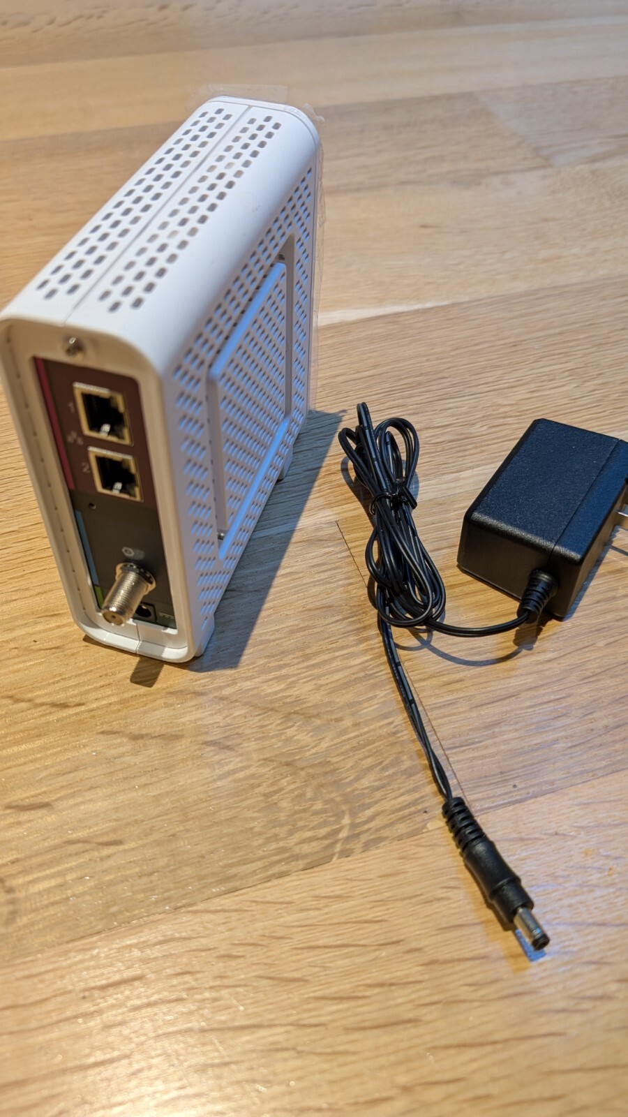 ARRIS SURFboard SB8200 10Gbps 32×8 3.1 Docsis Cable Modem