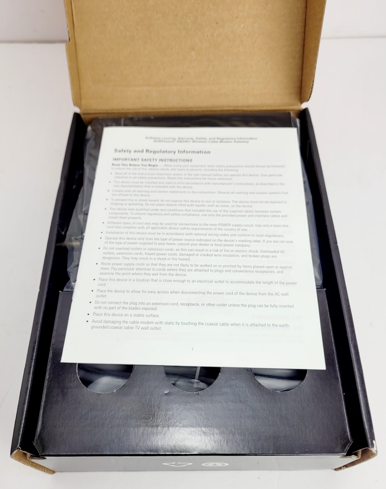 Motorola Surfboard Wireless Cable Modem Gateway Model SBG901 With Box