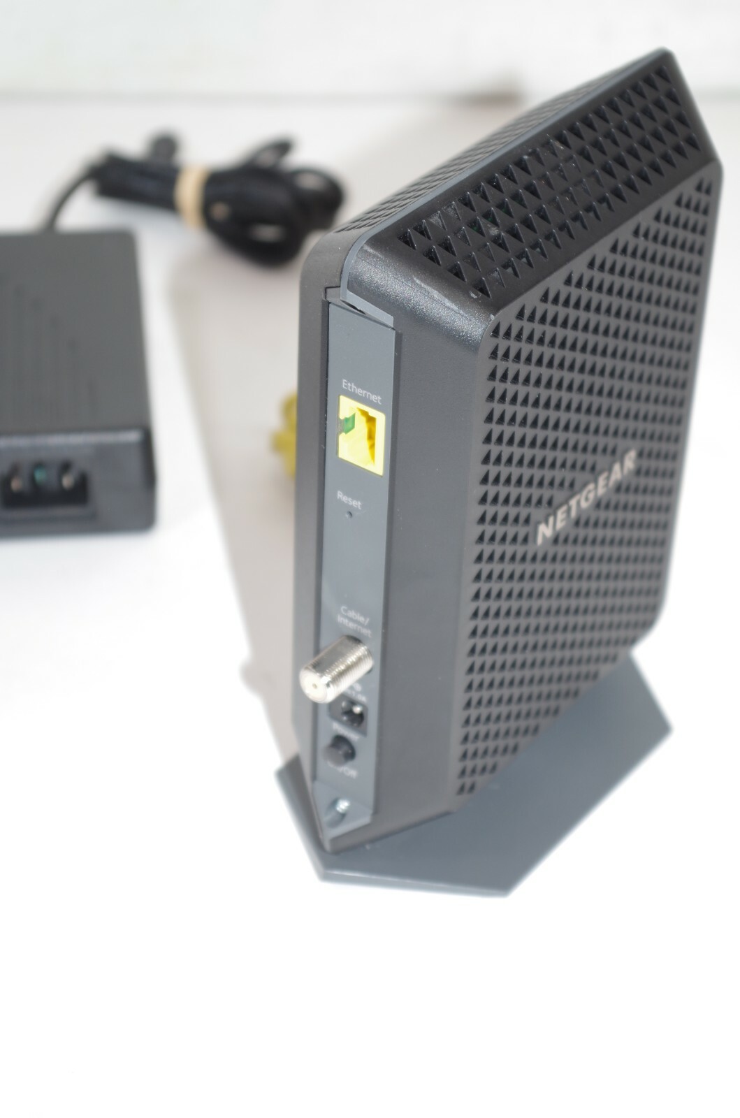 NETGEAR – 32 x 8 DOCSIS 3.0 Cable Modem – Black CM700-100NAS