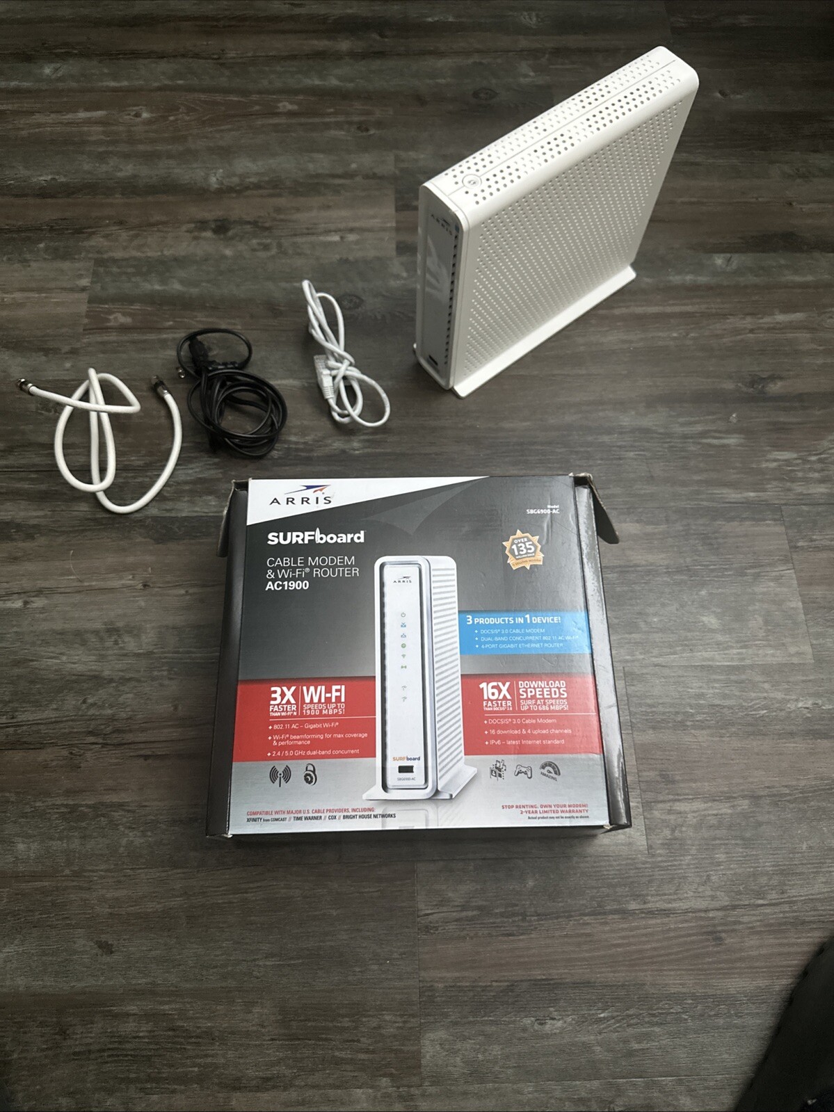 ARRIS SURFboard AC1900 Dual-Band Router with DOCSIS 3.0 Cable Modem – White