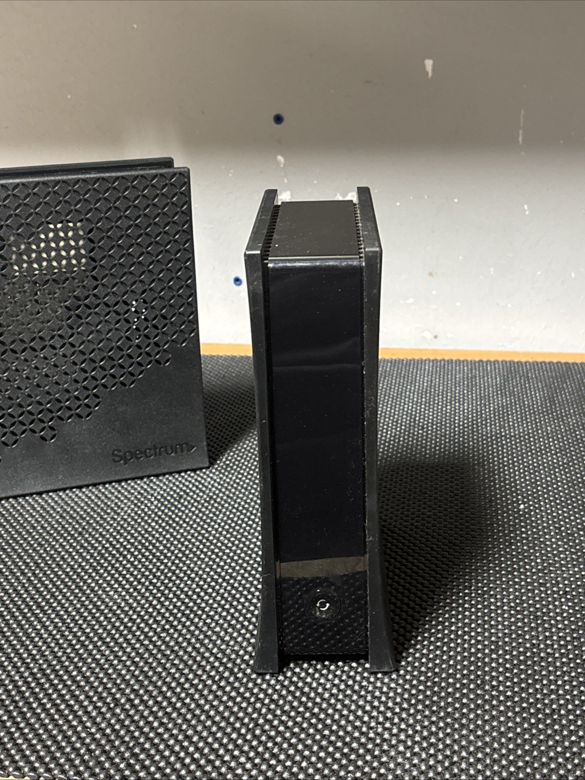 (2) Spectrum Cable Modem – EU2251 DOCSIS 3.1 eMTA! No Power Cords Included!!