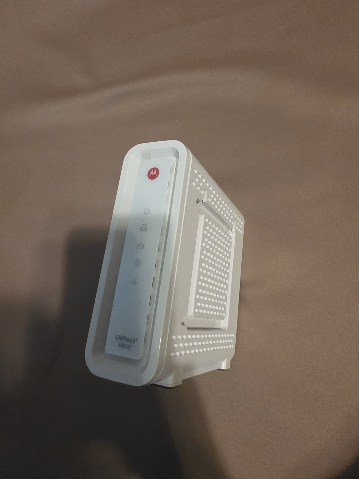 Motorola SB6141 Surfboard Extreme DOCSIS 3.0 Cable Modem, 300 MBPS