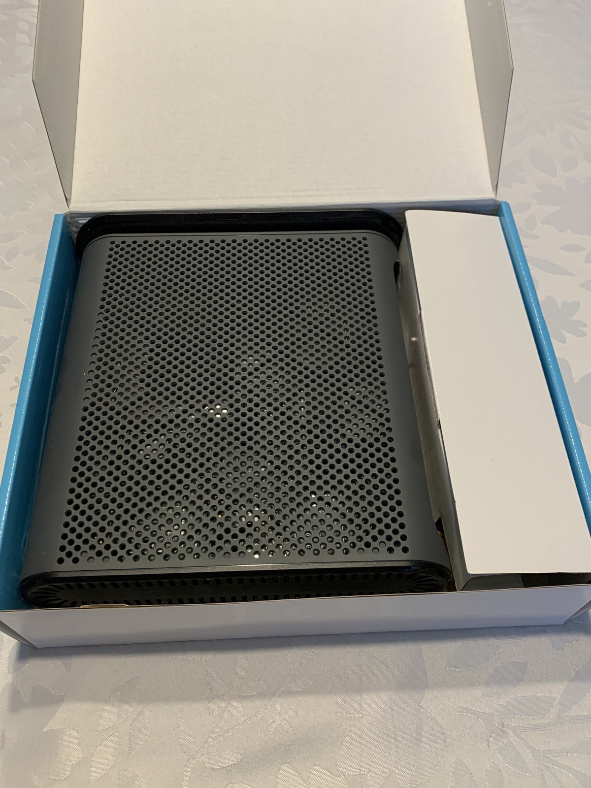 Motorola MG7540 16×4 Cable Modem Plus AC1600 Dual Band Wi-Fi Router with DFS
