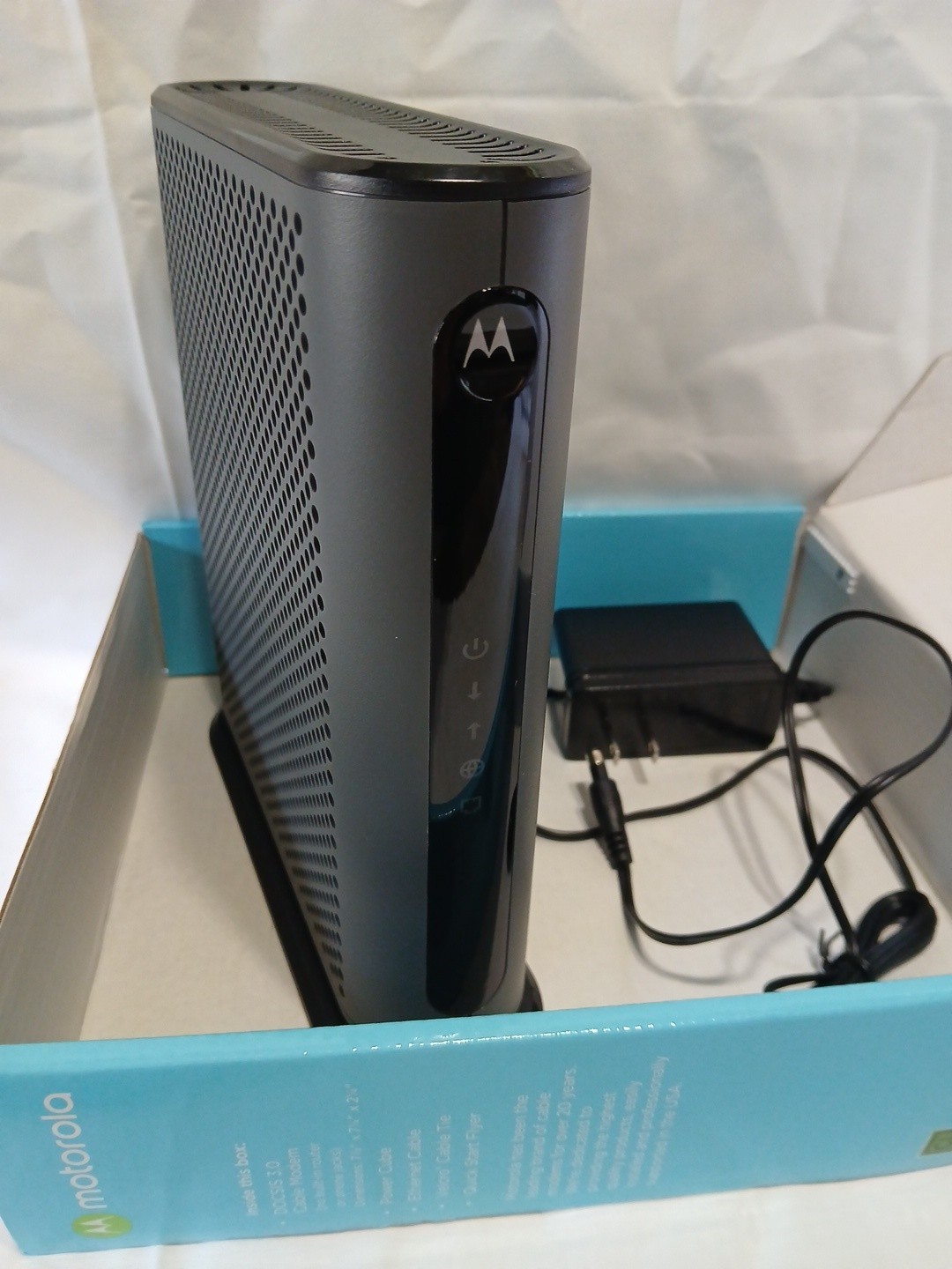 Motorola 24×8 Cable Modem DOCSIS 3.0 Model No. MB7621 Gently Used 1000+ Mbps