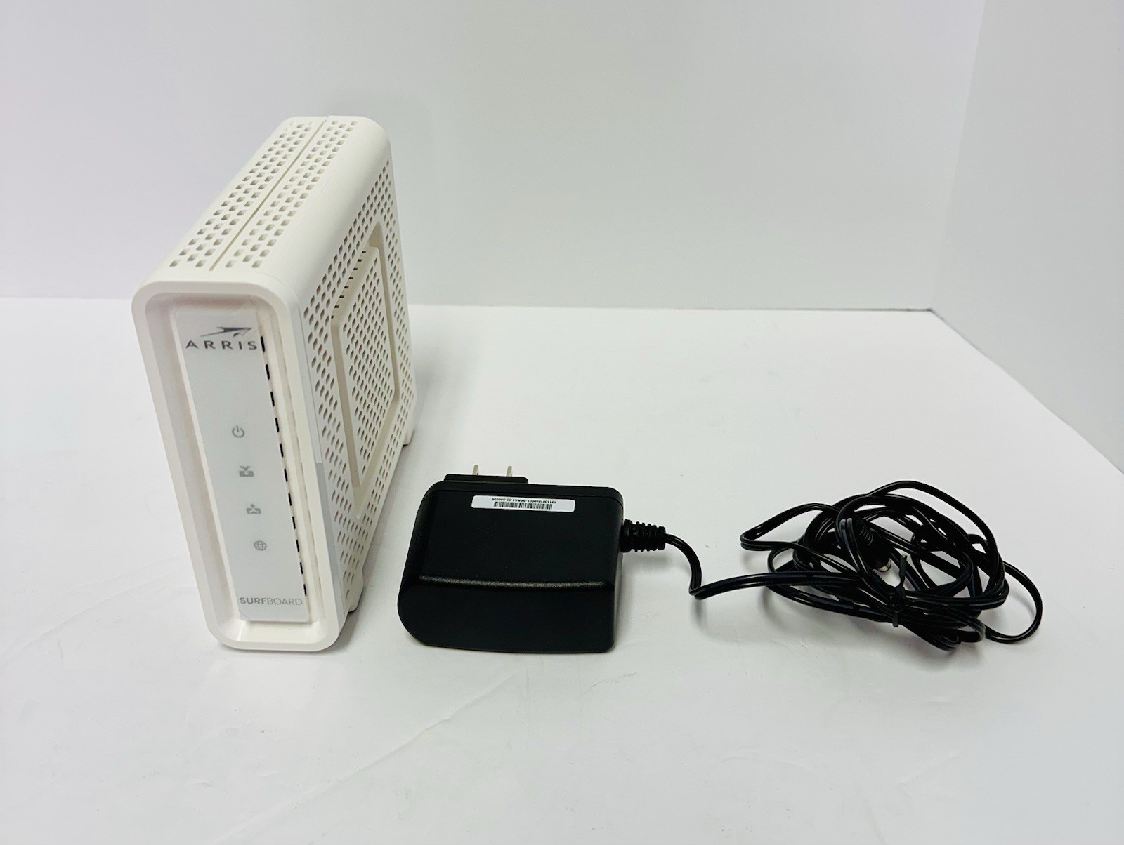 ARRIS SURFBOARD SB8200 DOCSIS 3.1 CABLE MODEM, Works with Xfinity, Cox, Spectrum