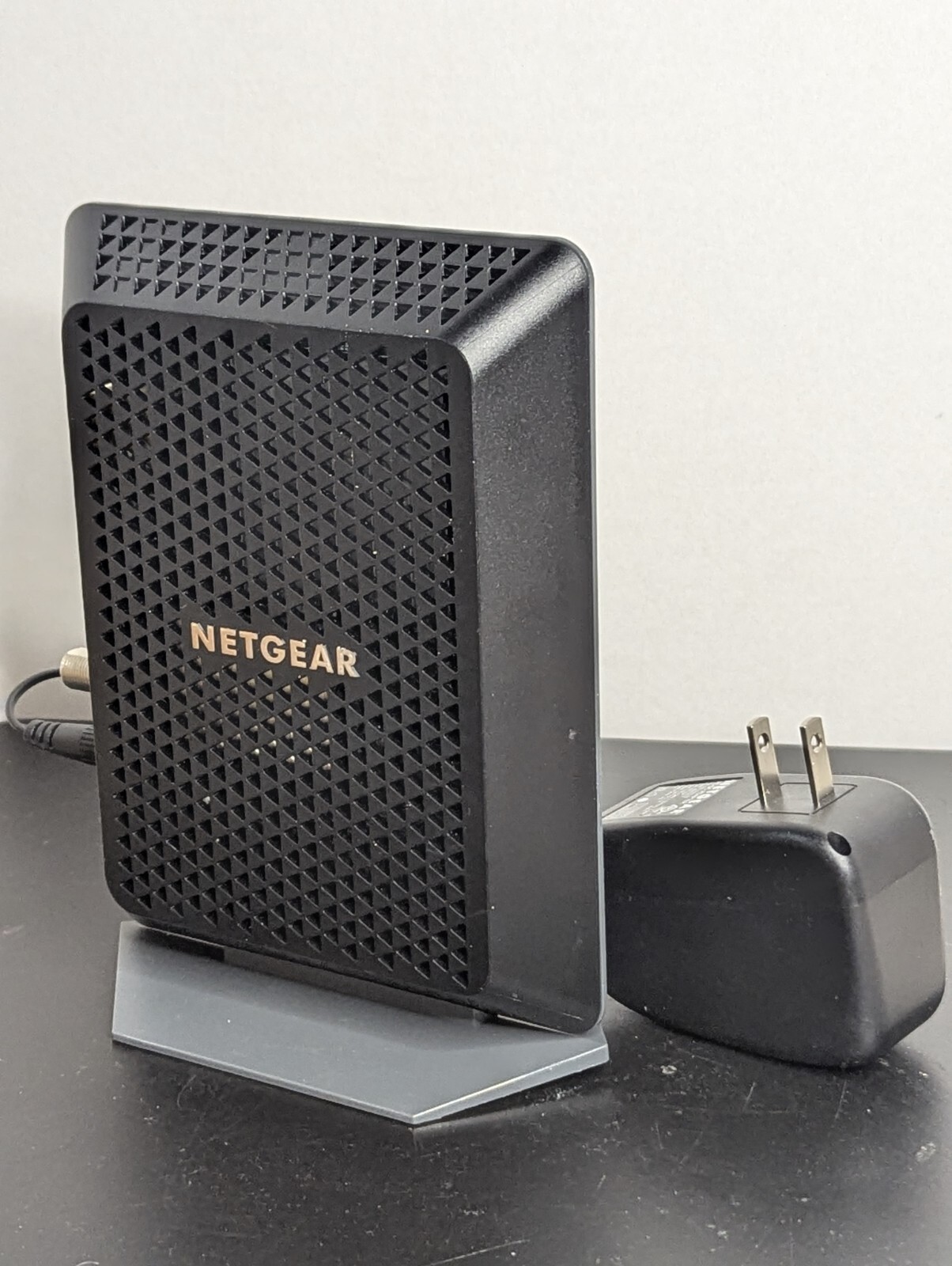 NETGEAR CM700 Cable Modem Used Excellent Condition Cable Adapter Included
