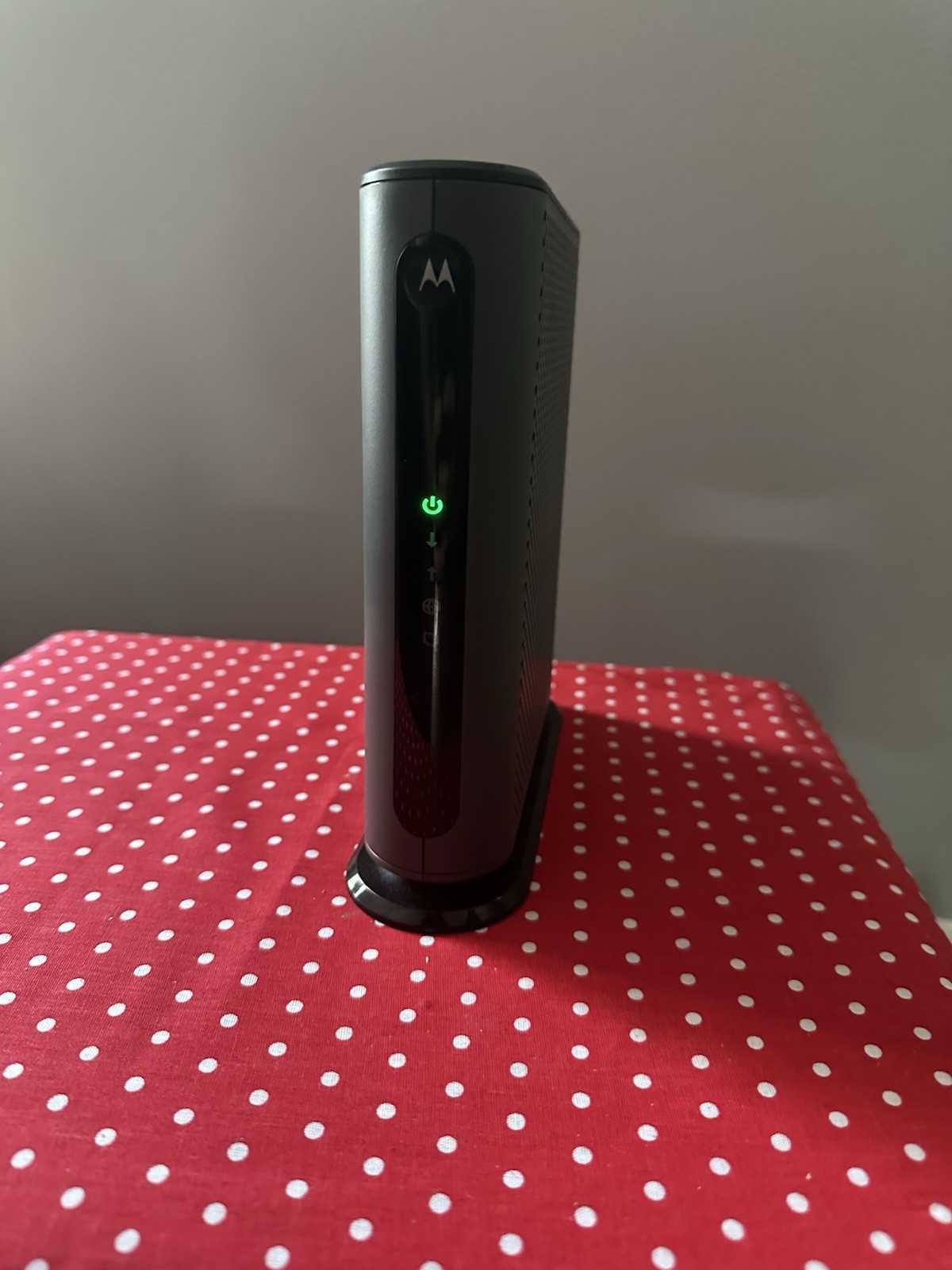 Motorola MB7621 Cable Modem DOCSIS 3.0 24×8 High Speed Up to 900 Mbps