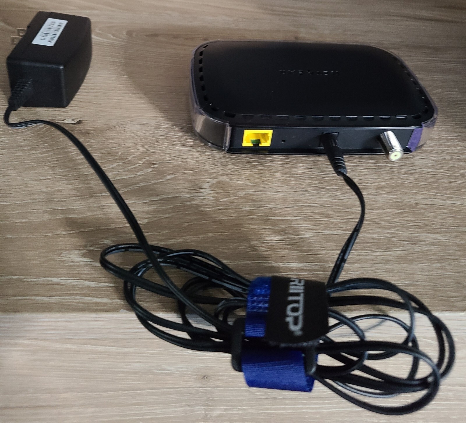 NETGEAR CM400 NAS100 Mbps Modem