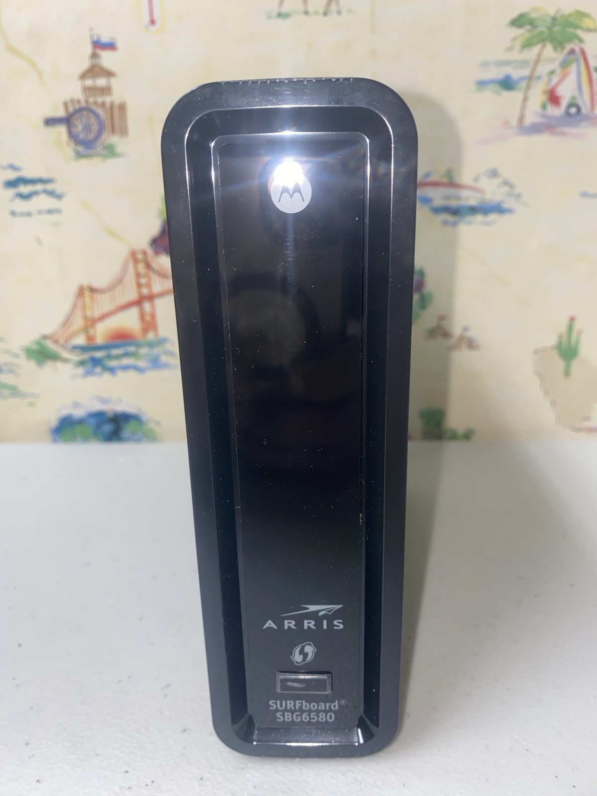 Motorola ARRIS SURFboard SBG6580 DOCSIS 3.0 Cable Modem and Wi-Fi Router N300