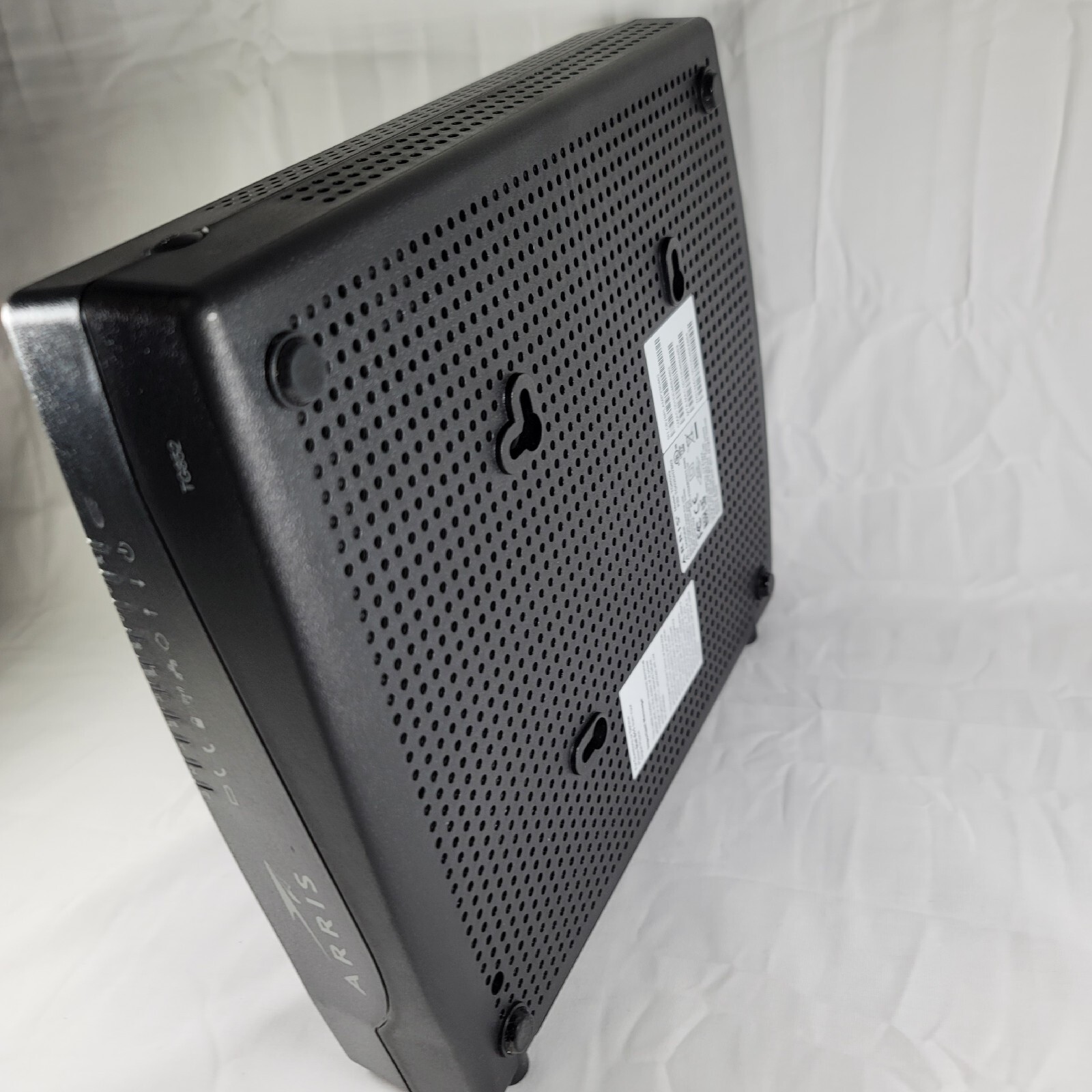Arris TG852G Telephony Wireless Gateway Cable Modem Router Combo