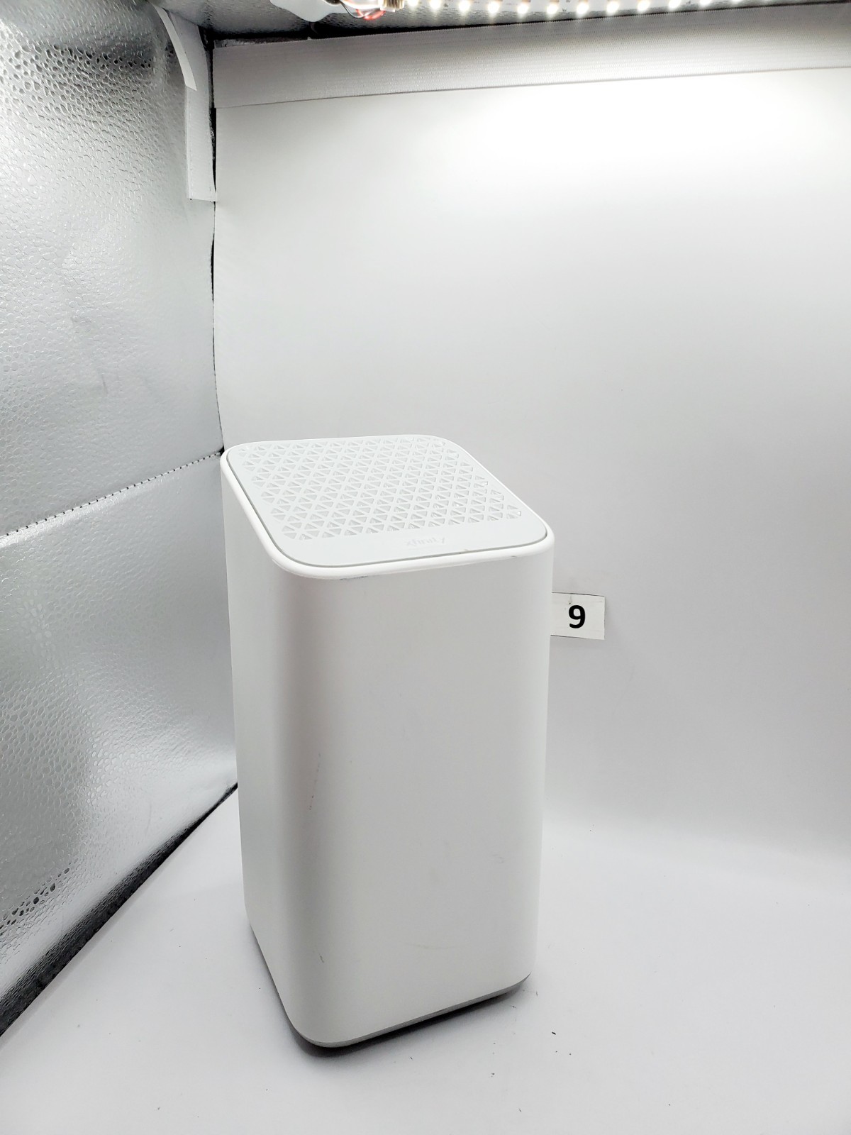 XB7-cm Gigabit Modem WiFi Router no power cord