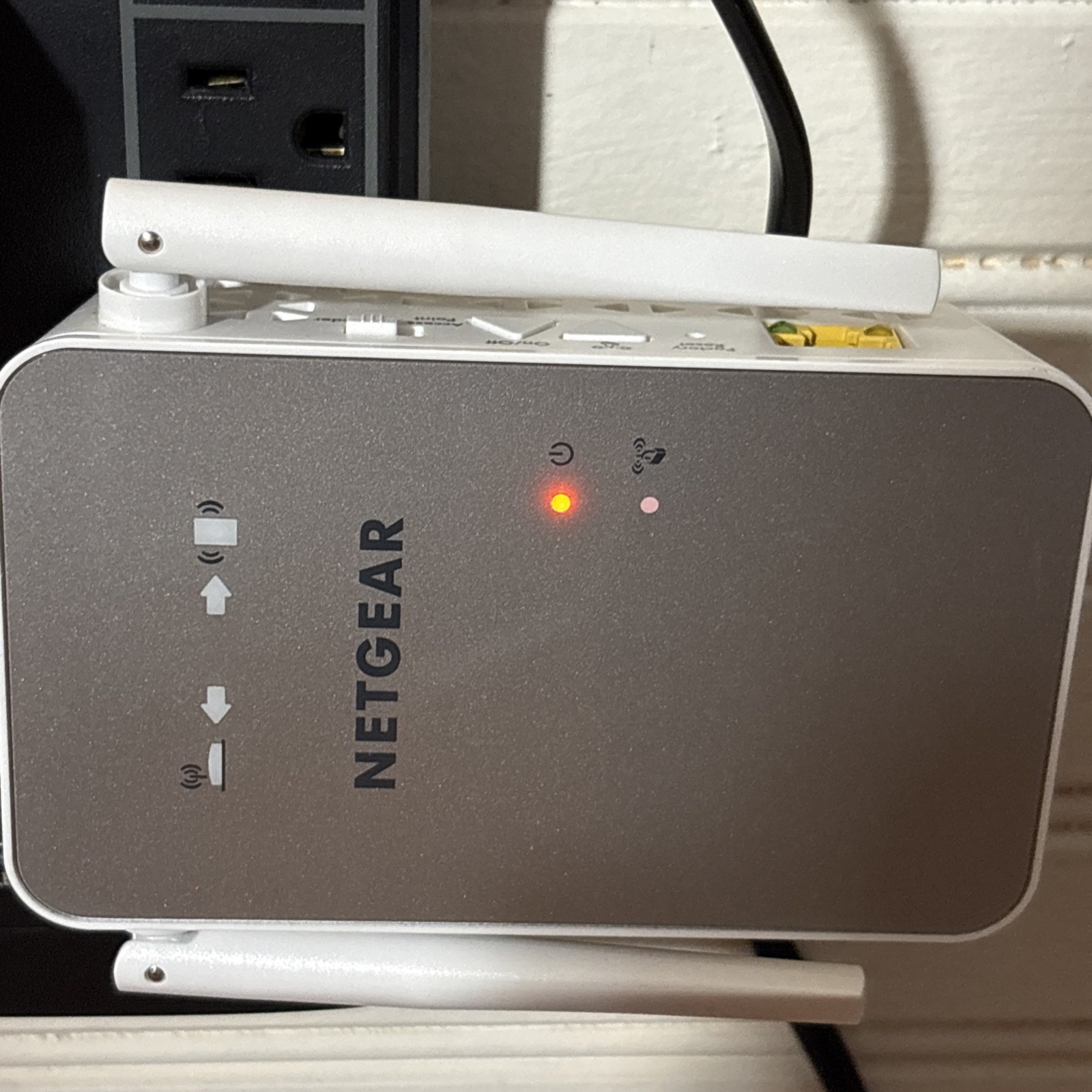 Net-gear Cable Modem CM500 & AC1200 WiFi Range Extender
