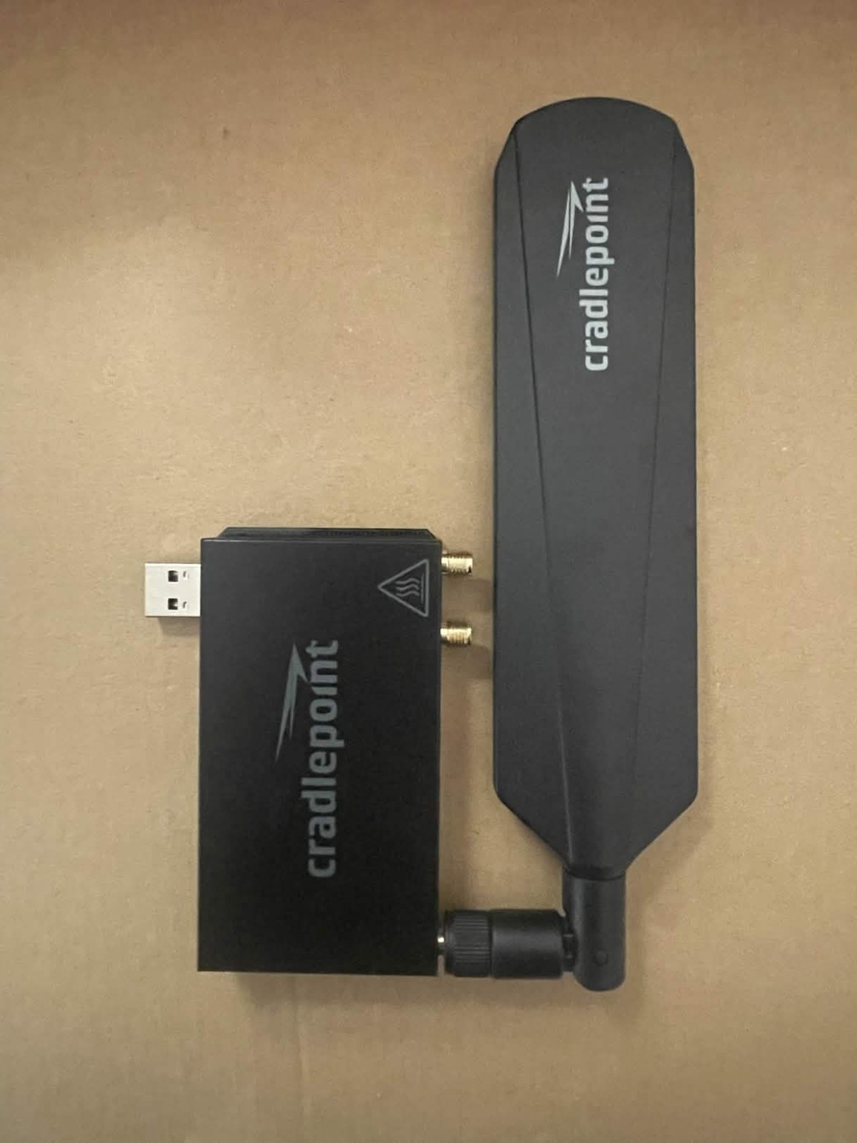 CRADLEPOINT MC400LP6 4G LTE Modem with Antenna