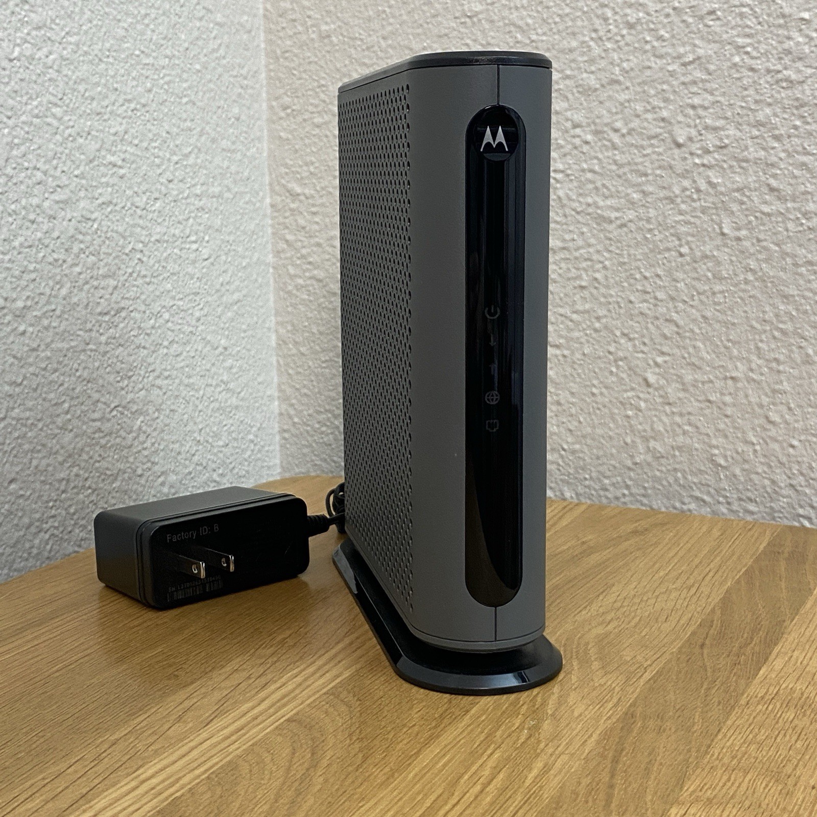 Motorola – MB7621 24×8 DOCSIS 3.0 Cable Modem 1029 Mbps
