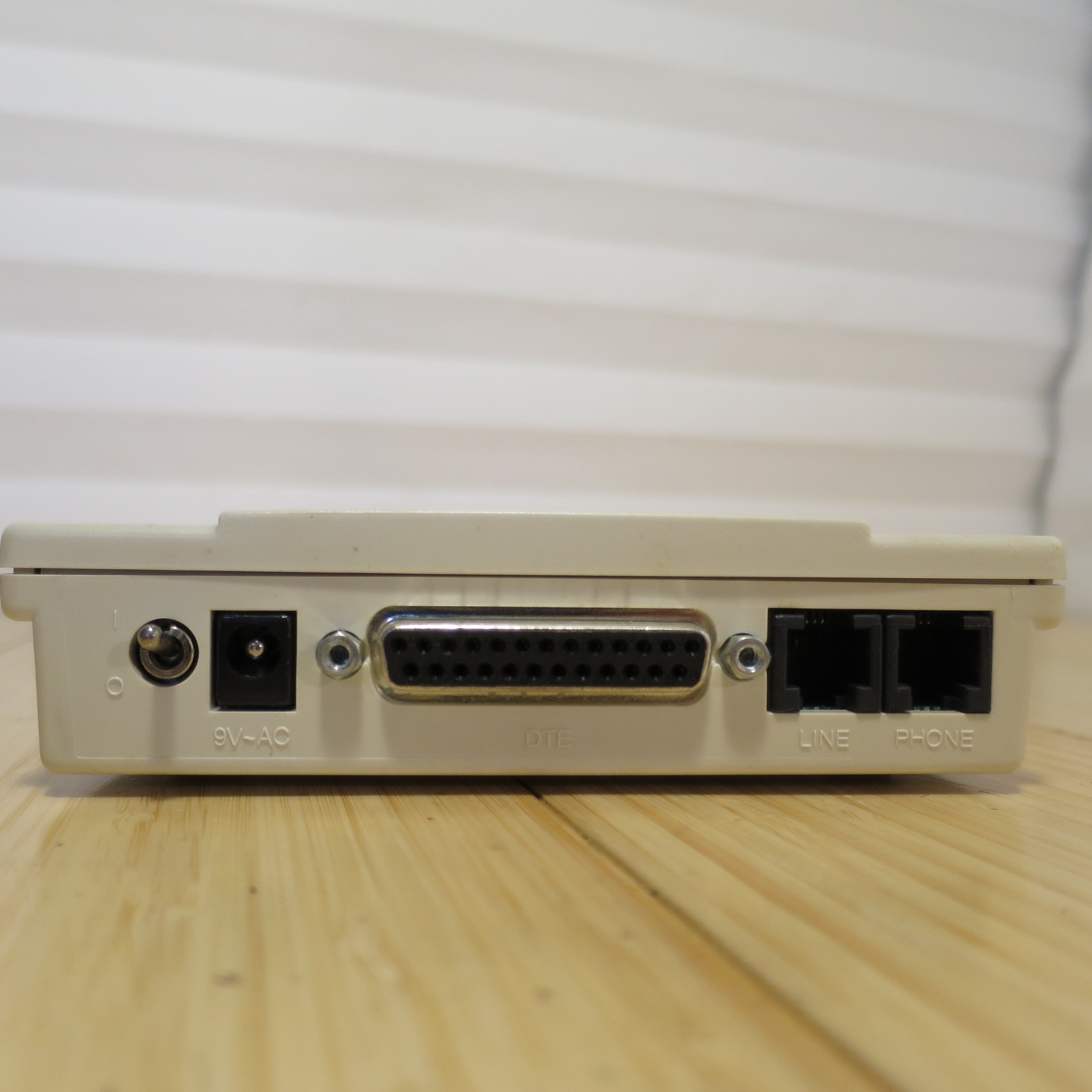 HAYES 4703US ACCURA 56K EXT FAX MODEM ACCURA 336/56K FAX (no cables)