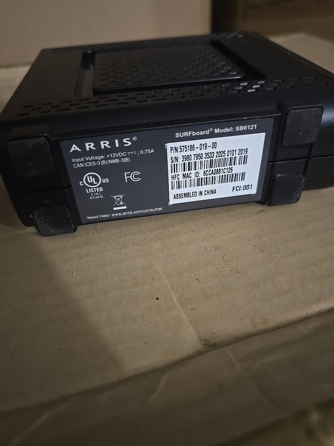 Arris Surfboard SB6121 Cable Modem with power adapter, Pre-owned Black