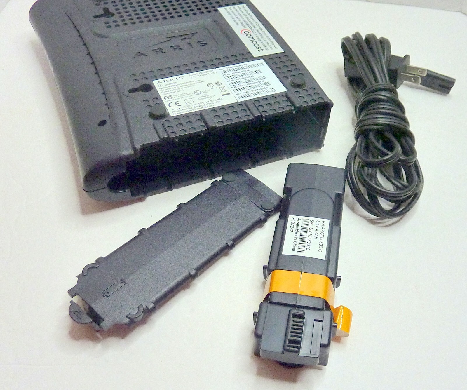 Comcast Modem With Battery TM501G/CT – Works Great
