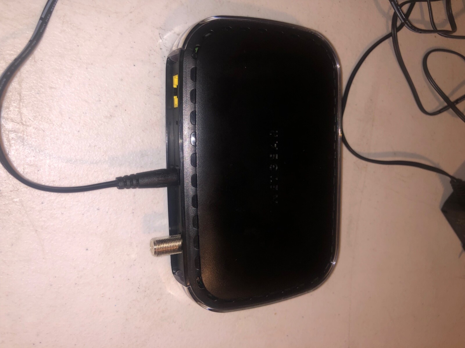 Netgear DOCSIS 30 (CM400-100NAS) 340 Mbps Black Used But Work Refund If Useless