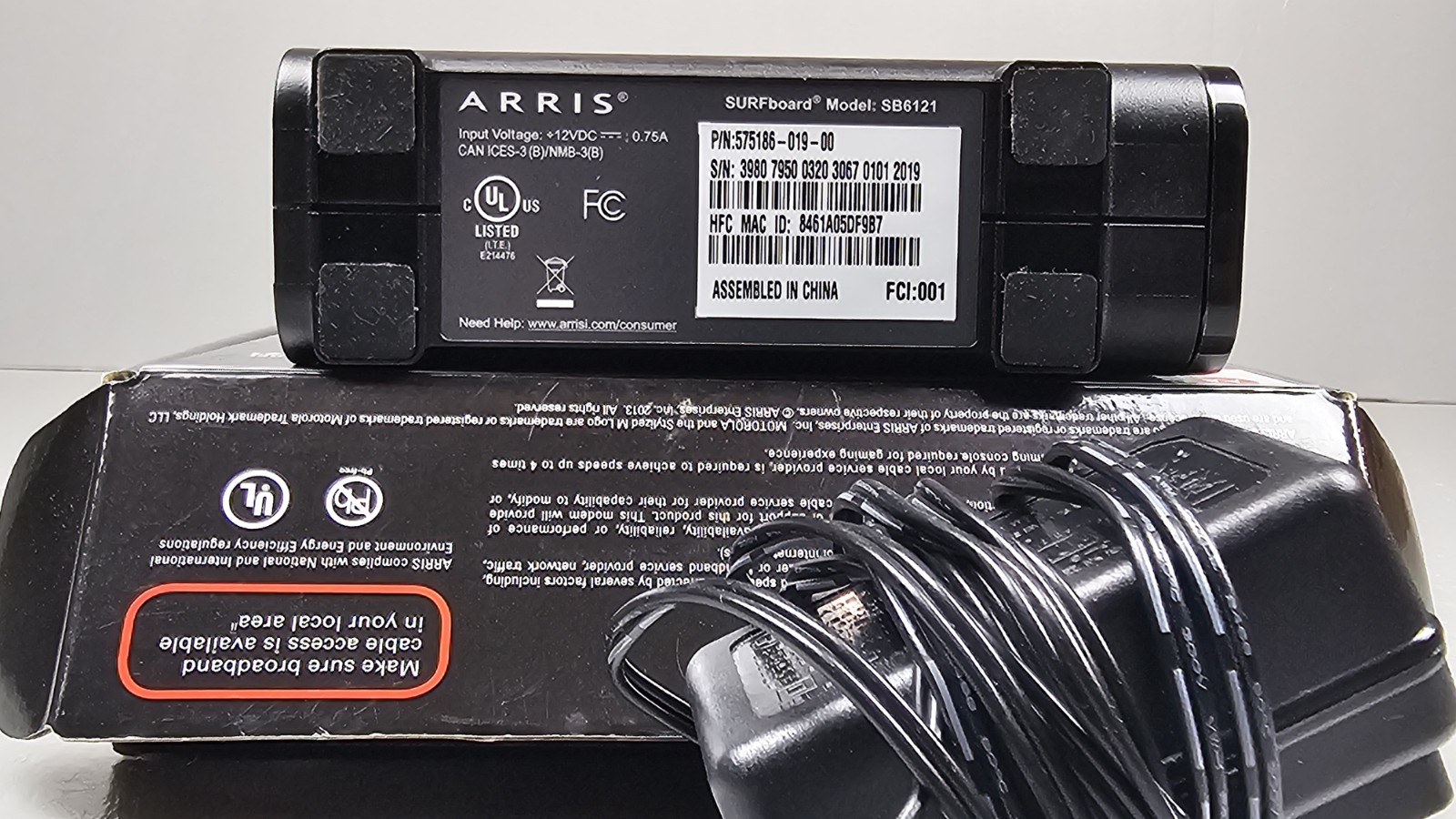 Motorola ARRIS SURFboard SB6121 4×4 DOCSIS 3.0 Cable Modem NOB