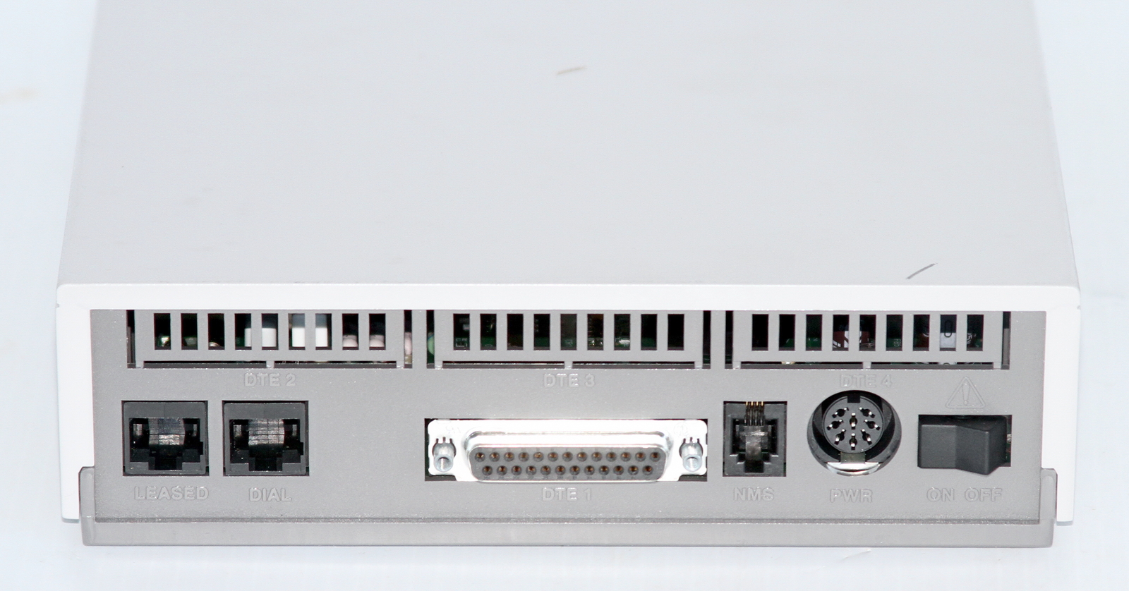 Paradyne COMSPHERE 3920plus Analog Modem 3920-41205 / 3920-A1-412 *NEW*