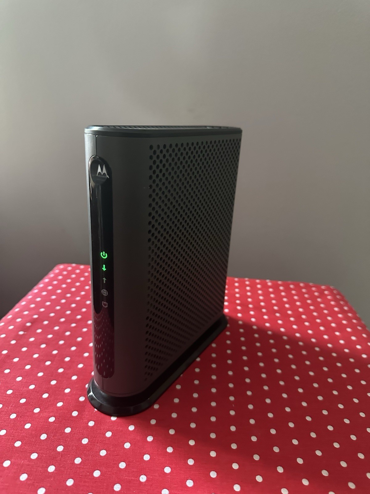 Motorola MB7621 Cable Modem DOCSIS 3.0 24×8 High Speed Up to 900 Mbps