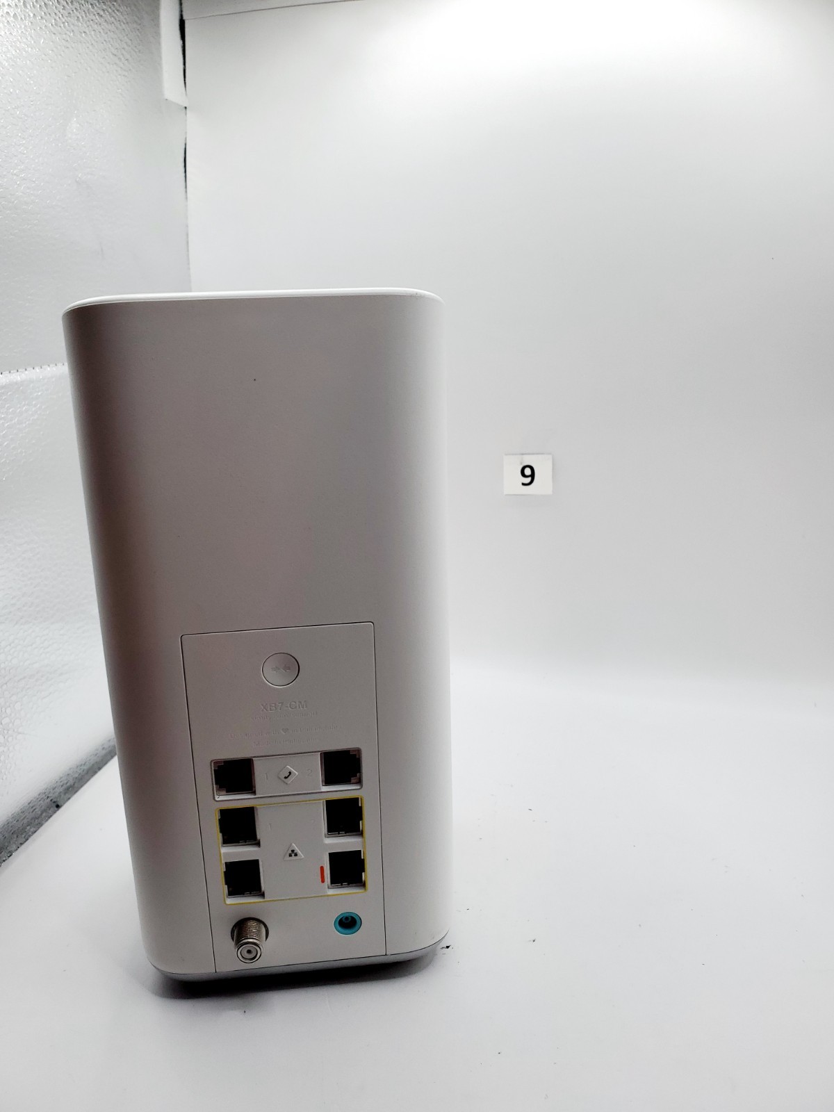 XB7-cm Gigabit Modem WiFi Router no power cord