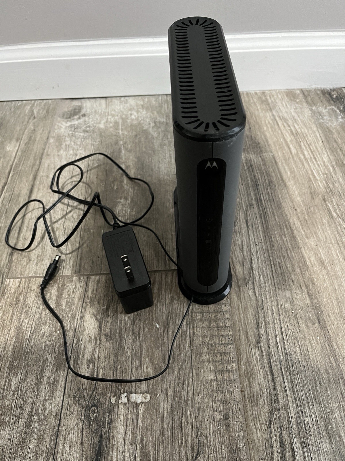 Motorola MB7621 24×8 DOCSIS 3.0 Cable Modem