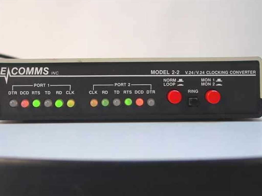 E COMMS Inc. 50075 Model 2-2 Clocking Converter V.24 / V.24 2-Port