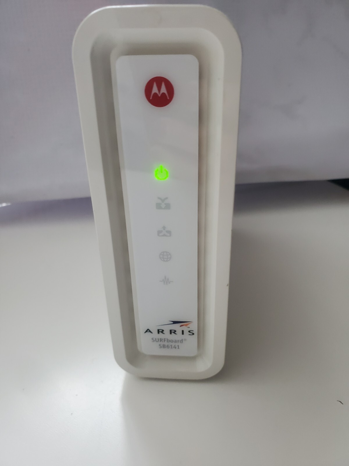 ARRIS SURFboard SB6141 8×4 DOCSIS 3.0 Cable Modem White W/charger
