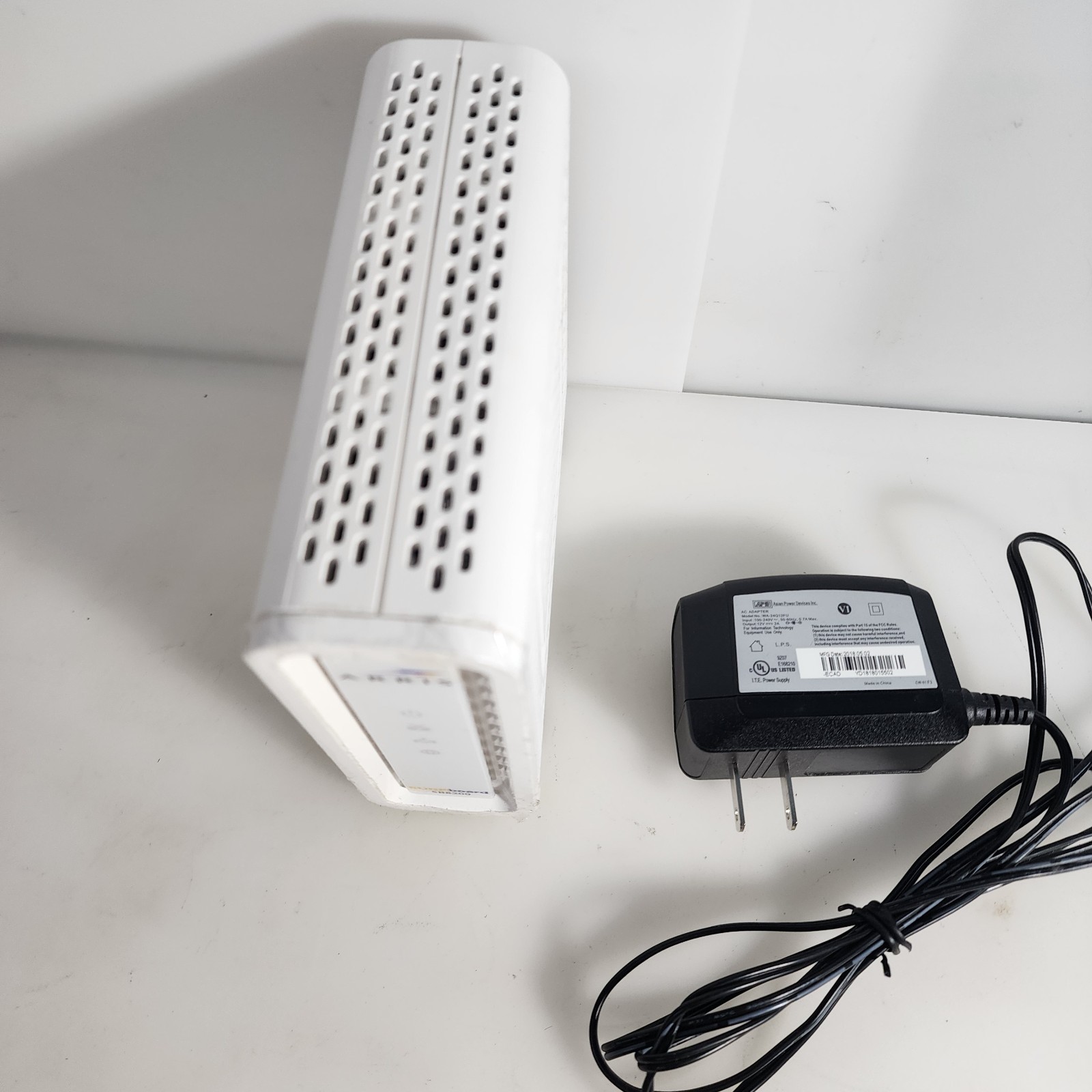 ARRIS SURFboard SB8200 DOCSIS 3.1 10 Gbps Cable Modem Dual Gigabit Ethernet Port