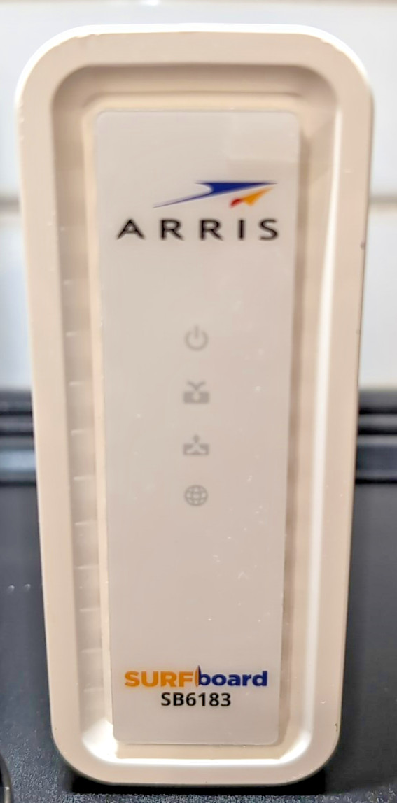 ARRIS SURFboard SB6183 DOCSIS 3.0 Cable Modem 16×4 Black READ!!