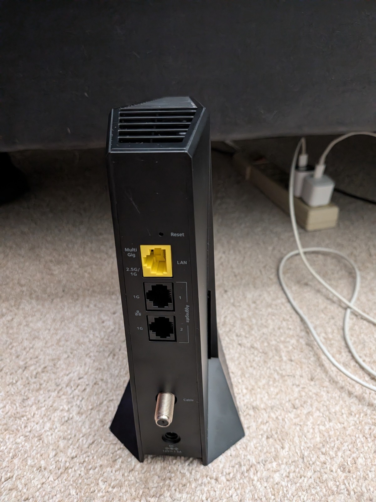 NETGEAR Nighthawk CM3000 DOCSIS 3.1 Mid/High-Split 2.5Gbps Cable Modem Xfinity