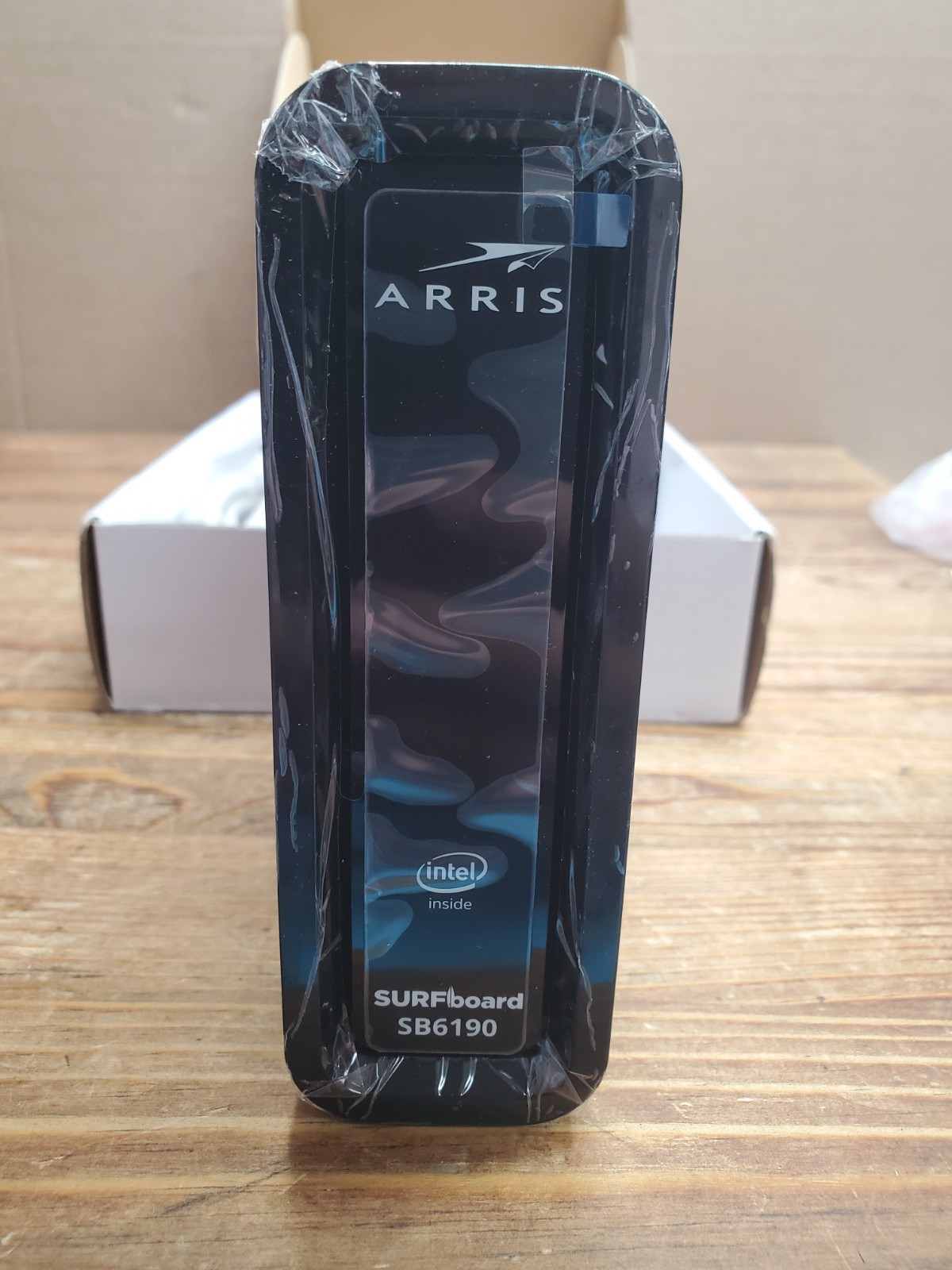 ARRIS SURFboard SB6190 DOCSIS 3.0 32 x 8 Gigabit Cable Modem White