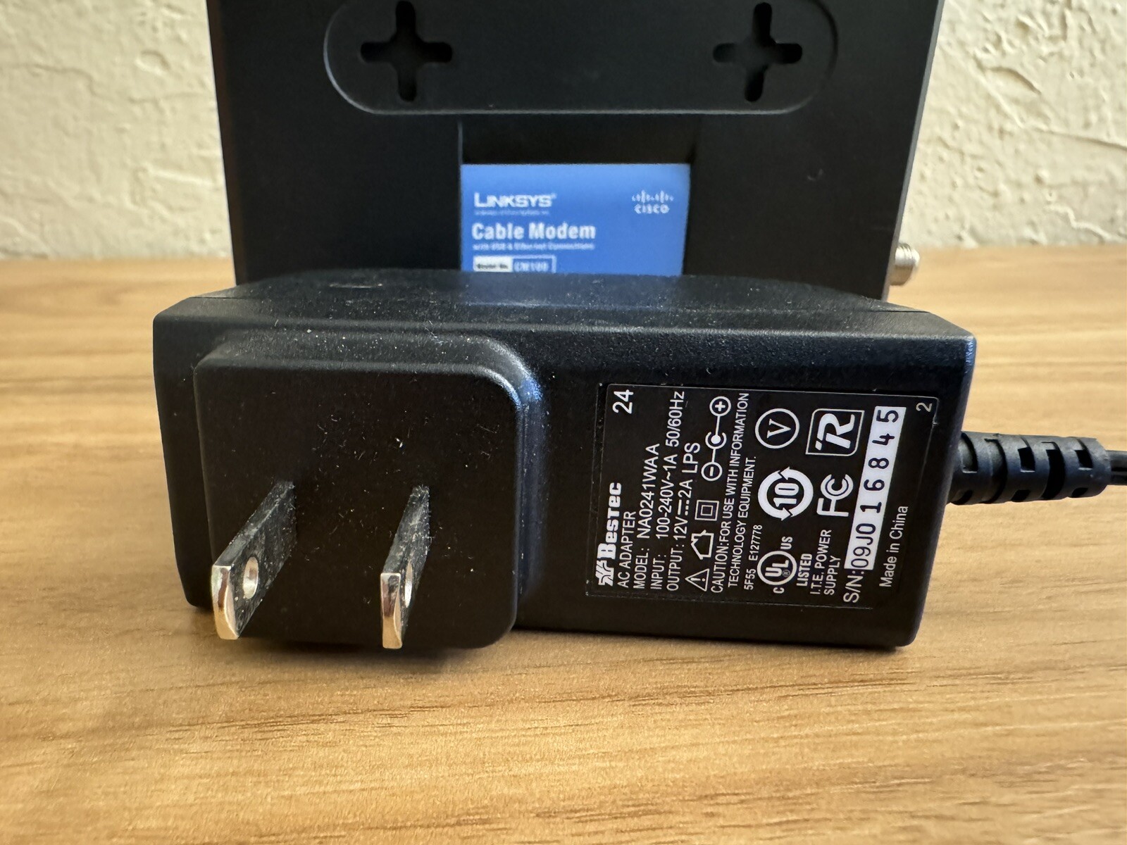 Cisco Linksys CM100 Cable Modem w/ Adapter