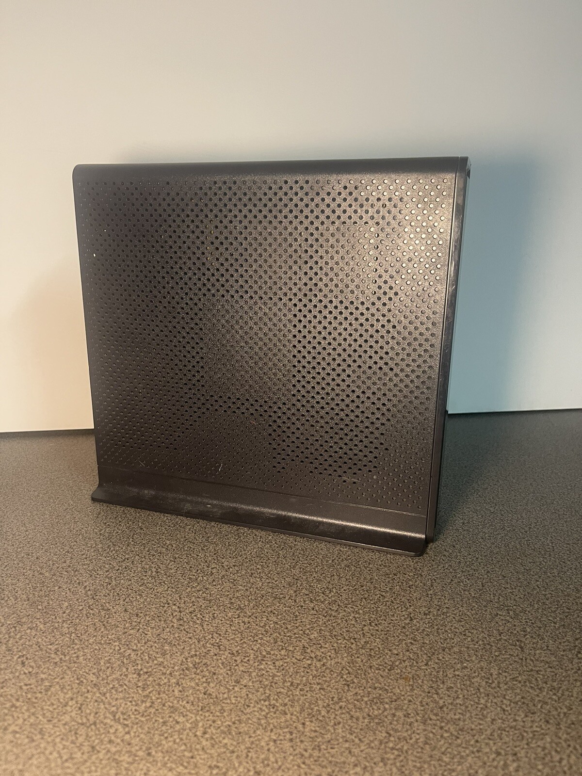 ARRIS Touchstone TG2472G DOCSIS 3.0 Wi-Fi Moca Telephony Cable Modem 2 Available
