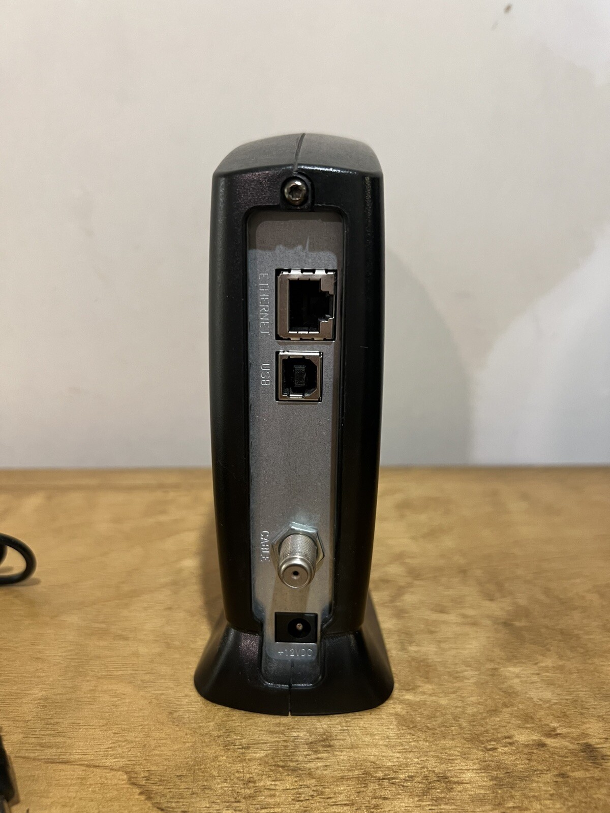 Motorola model SB5120 SurfBoard Cable Modem W/ Power Supply TESTED