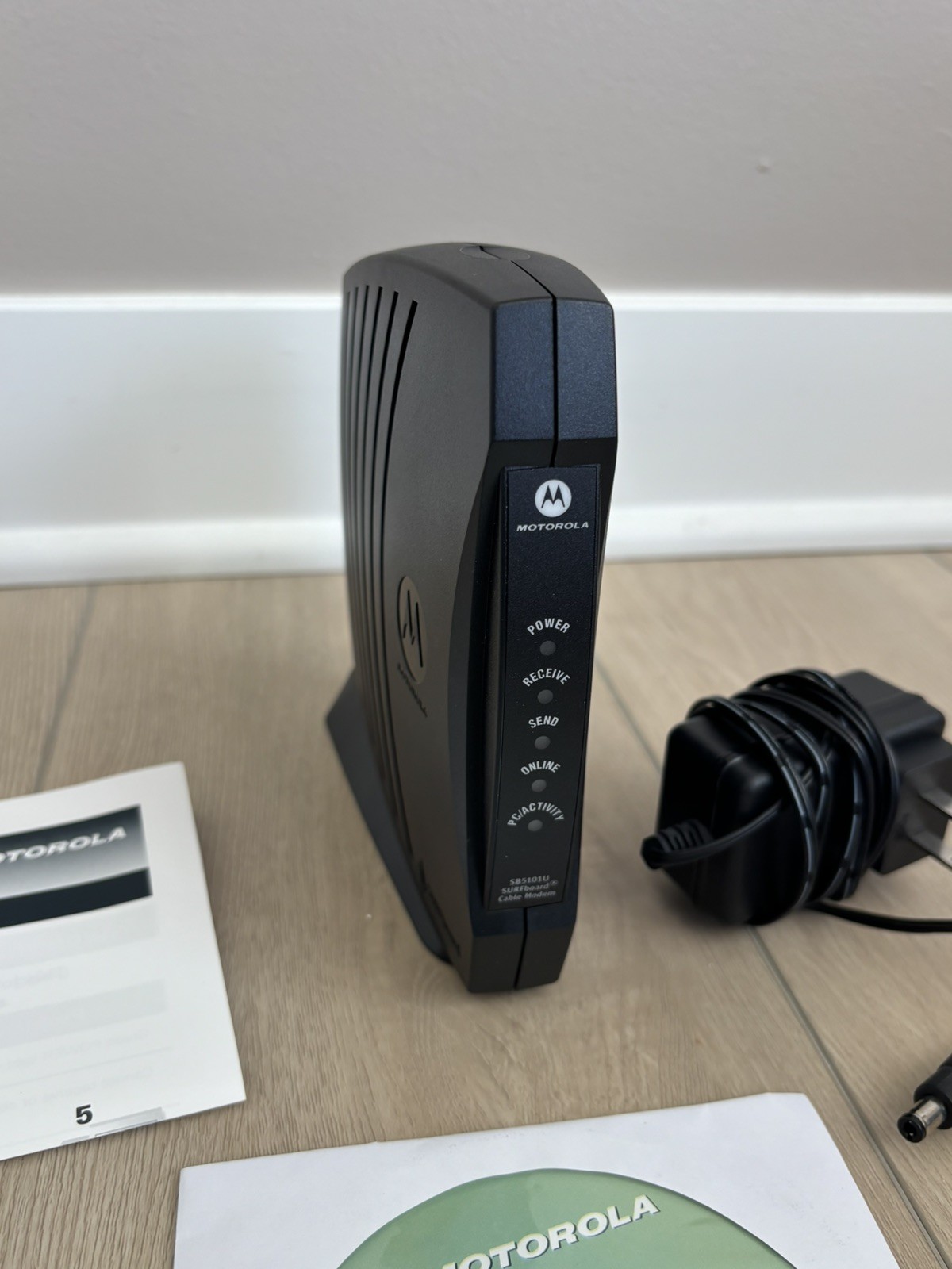 Motorola SURFboard SB5101U (567005-005-00) 38.91 Mbps Cable Modem.