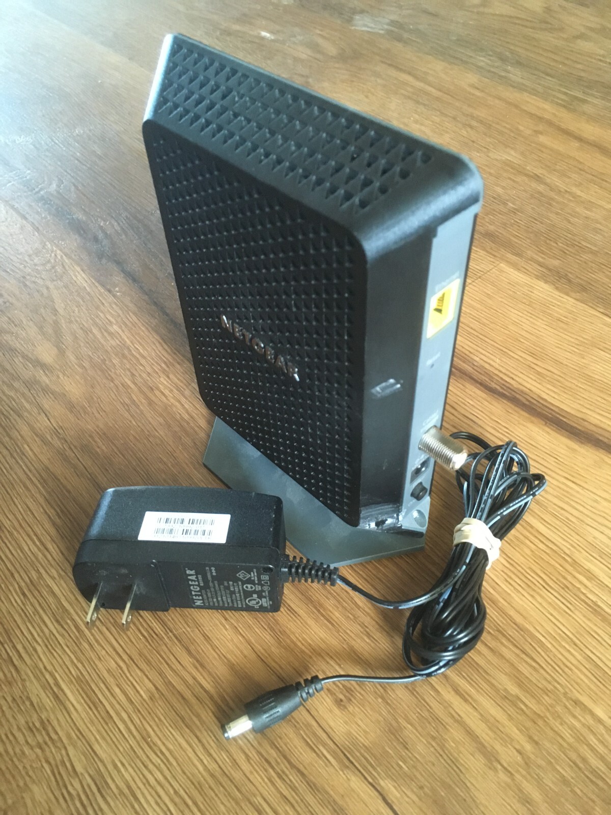 NETGEAR CM700 High Speed Cable Modem CM700-100NAS 1.4Gbps DOCSIS 3.0 light usage