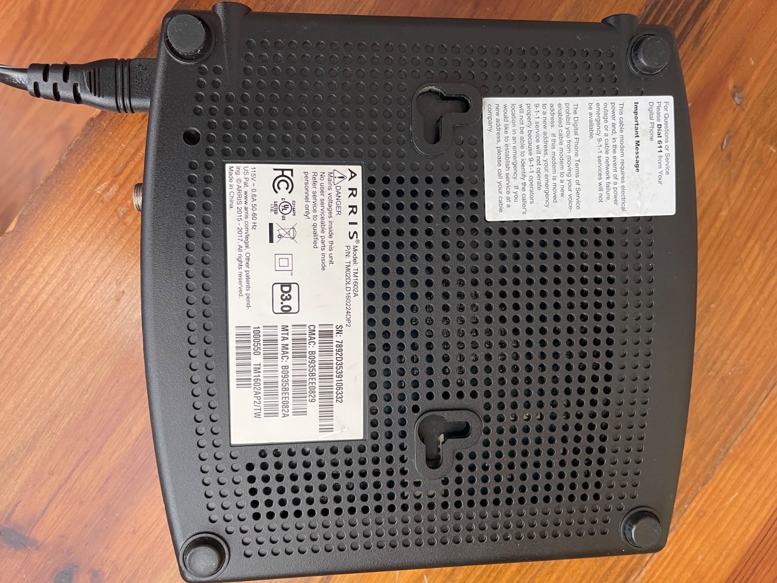 ARRlS Touchstone TM1602A Cable Modem Docsis 3.0
