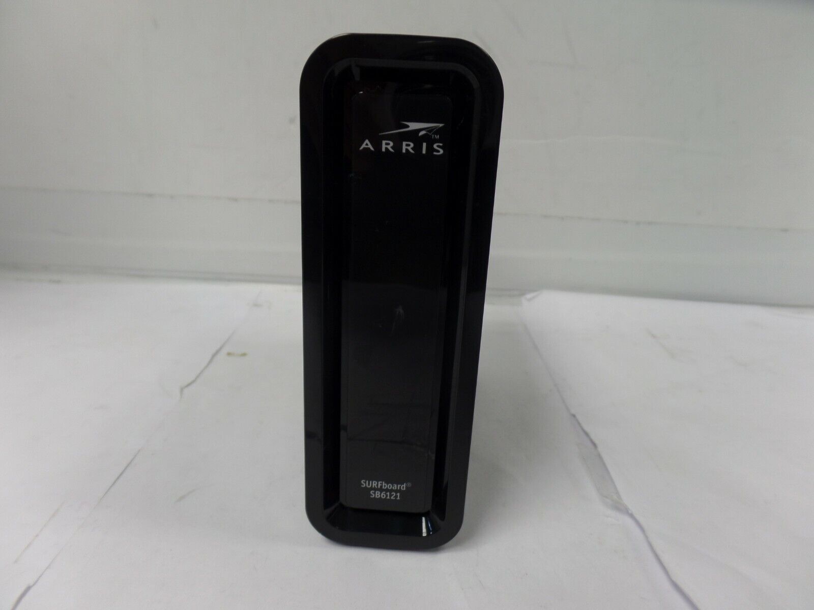 Motorola Arris SURFboard SB6121 DOCSIS 3.0 Modem. P/N:575186-019-00
