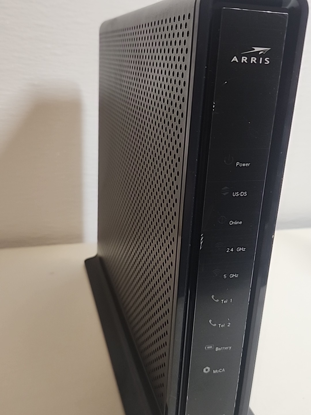 ARRIS Touchstone TG2472G Cable Voice Gateway Modem 24×8 DOCSIS 3.0 Gateway W/AC