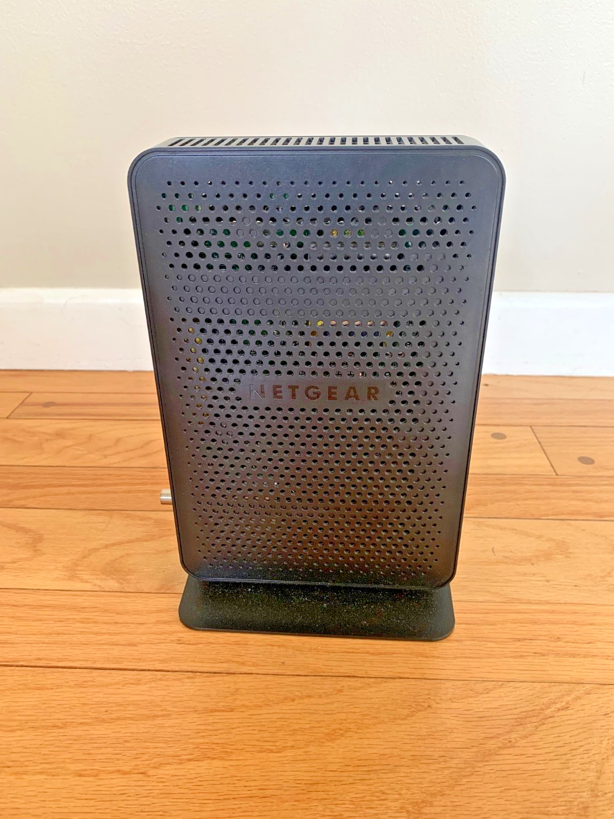 Netgear N450 Wi-Fi Cable Modem Router – to 340 mbps, 802.11 n – Complete, Manual