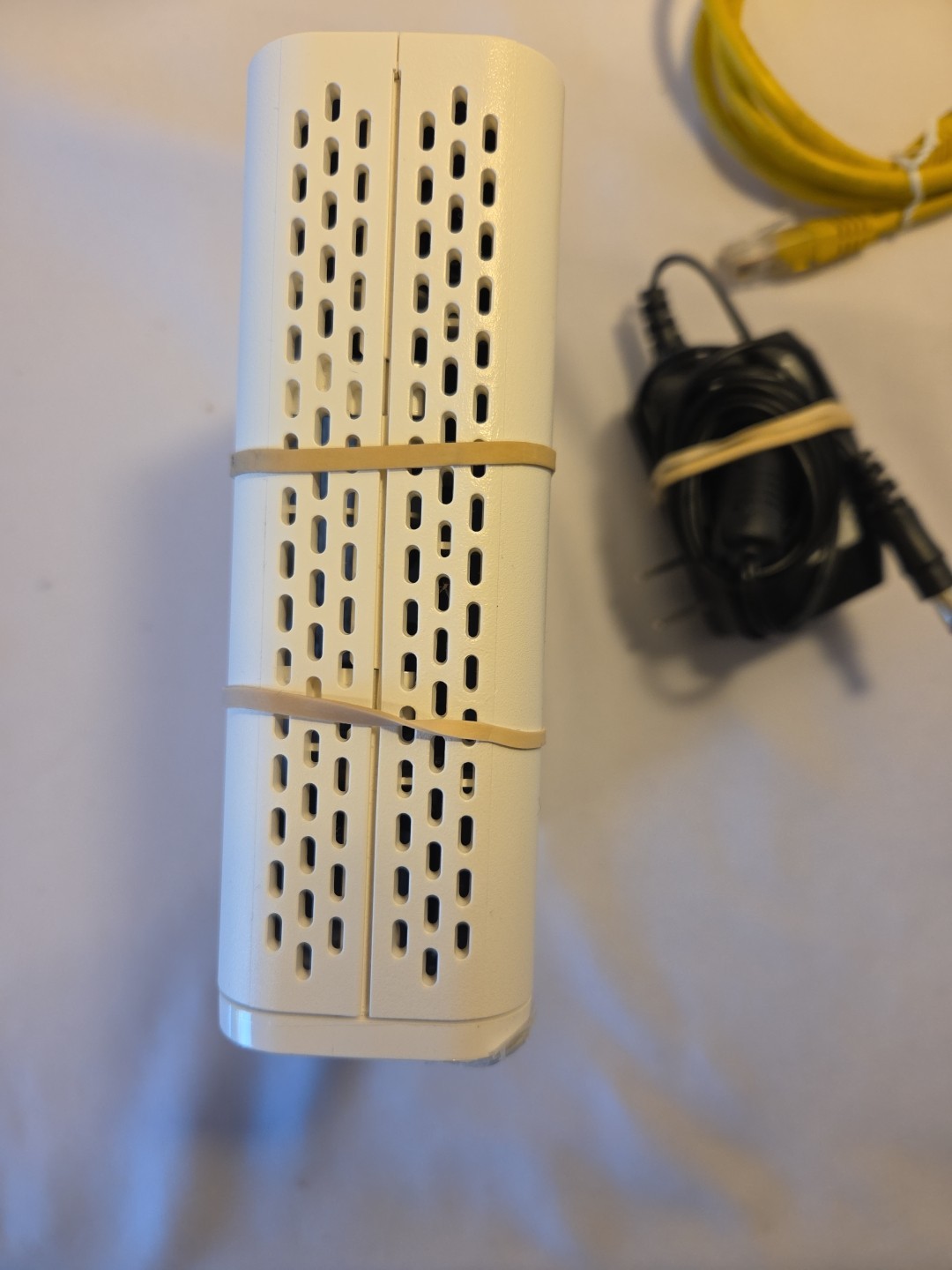 ARRIS SURFboard SB6190 DOCSIS 3.0 32 x 8 Gigabit Cable Modem White